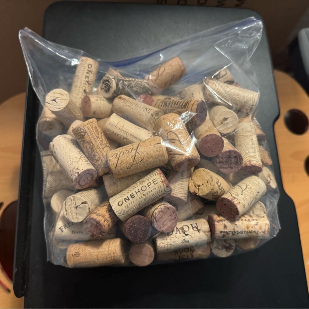 100 Wine Corks - Great For projects and crafts, DIY.